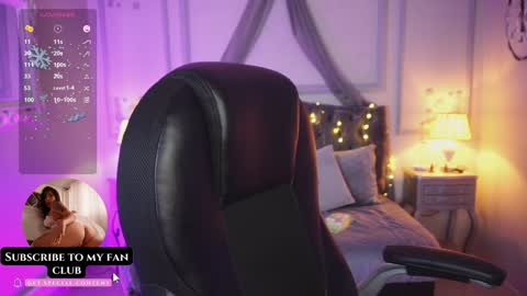 Snapshot of maggietime chatting on 12.28.24 online show from 12.28.24