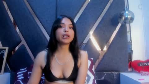 Snapshot of maggyx_69 chatting on 06.22.26 Kimy online show from 06.22.26
