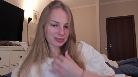 Snapshot of magic_couple13 chatting on 12.16.24 Alice  online show from 12.16.24