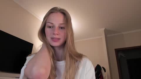 Snapshot of magic_couple13 chatting on 12.24.24 Alice  online show from 12.24.24