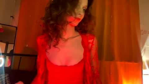 Snapshot of magic_mini_moon chatting on 02.14.25 Mikky or Moon online show from 02.14.25