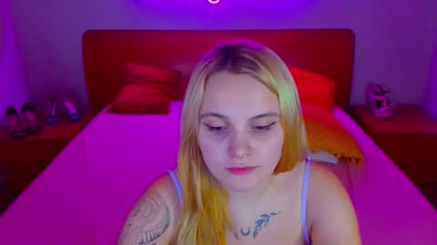 Snapshot of magiceyess chatting on 12.21.24 Lili and Bella online show from 12.21.24