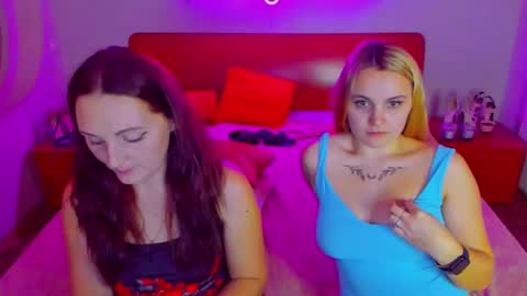 Snapshot of magiceyess chatting on 12.29.24 Lili and Bella online show from 12.29.24