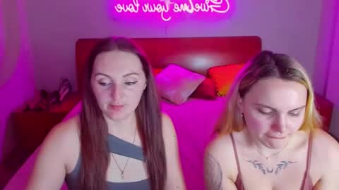 Snapshot of magiceyess chatting on 03.12.25 Lili and Bella online show from 03.12.25