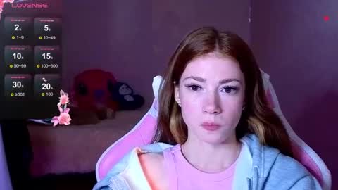 Snapshot of magicladyy chatting on 09.12.25 Angel online show from 09.12.25