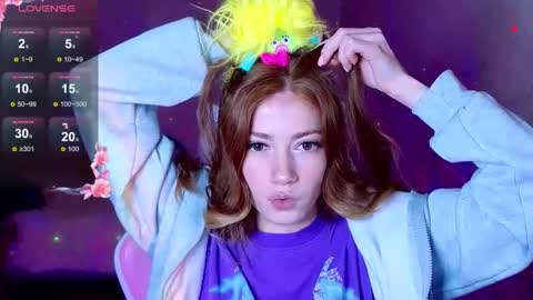 Snapshot of magicladyy chatting on 09.30.25 Angel online show from 09.30.25