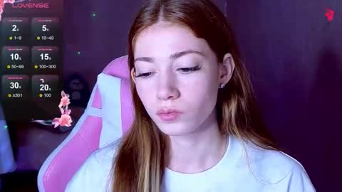 Snapshot of magicladyy chatting on 10.19.25 Angel online show from 10.19.25