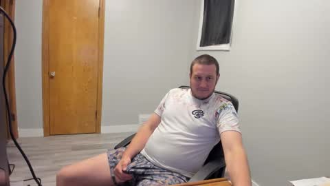 Snapshot of magicman176 chatting on 11.30.25 Magic176 online show from 11.30.25