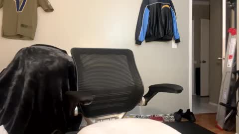 Snapshot of magicmatt230 chatting on 01.12.25 magicmatt online show from 01.12.25