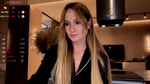 Snapshot of magicpeaach chatting on 12.12.24 magicpeaach online show from 12.12.24