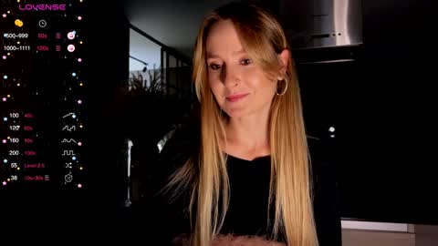 Snapshot of magicpeaach chatting on 12.14.24 magicpeaach online show from 12.14.24