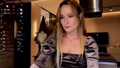 Snapshot of magicpeaach chatting on 12.20.24 magicpeaach online show from 12.20.24