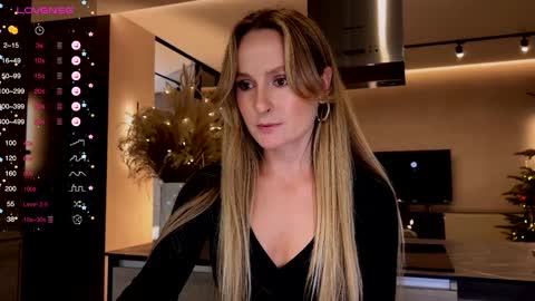 Snapshot of magicpeaach chatting on 01.13.25 magicpeaach online show from 01.13.25