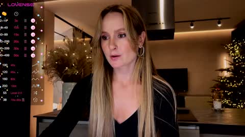 Snapshot of magicpeaach chatting on 01.13.25 magicpeaach online show from 01.13.25