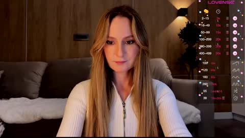 Snapshot of magicpeaach chatting on 02.08.25 magicpeaach online show from 02.08.25