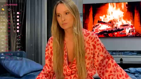 Snapshot of magicpeaach chatting on 02.08.26 magicpeaach online show from 02.08.26