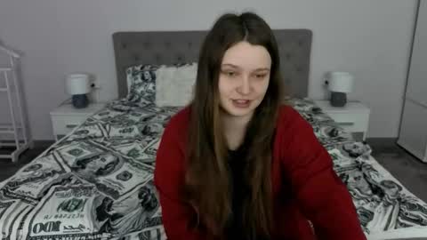 Snapshot of magicpeachhs chatting on 05.08.26 Emily online show from 05.08.26