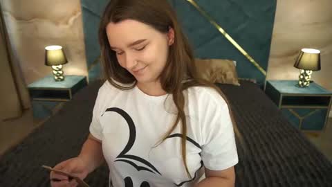 Snapshot of magicpeachhs chatting on 07.15.26 Emily online show from 07.15.26