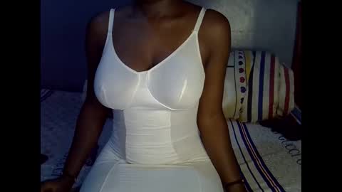 Snapshot of magizitah chatting on 12.21.25 magizitah online show from 12.21.25