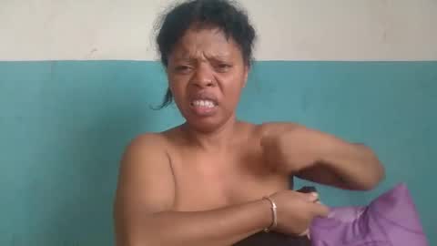 Snapshot of magniah chatting on 02.14.26 magniah online show from 02.14.26