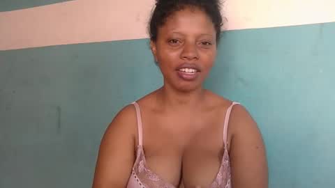 Snapshot of magniah chatting on 02.22.26 magniah online show from 02.22.26