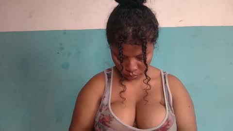 Snapshot of magniah chatting on 02.27.26 magniah online show from 02.27.26