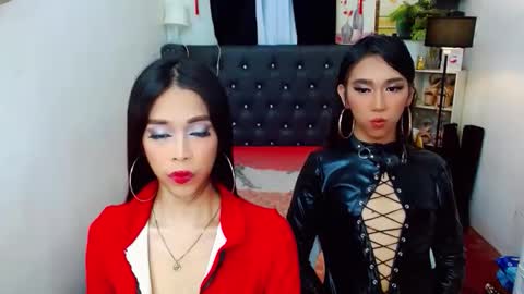 BELLA AND HANA online show from 11.24.25