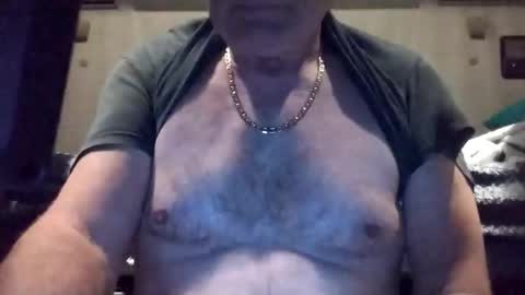 Snapshot of magnit4723 chatting on 11.22.25 magnit4723 online show from 11.22.25
