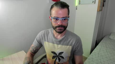 Snapshot of magnus_king chatting on 05.15.26 online show from 05.15.26