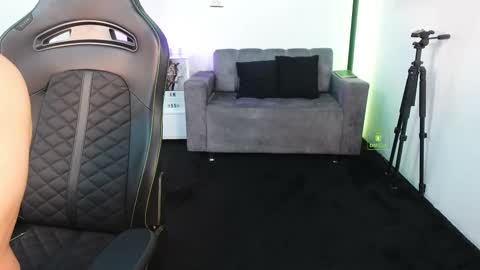 If you want me to use the Lovense please let me know  --    online show from 01.11.26