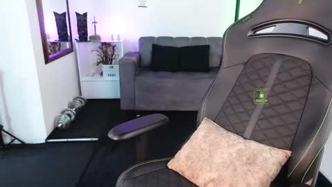 If you want me to use the Lovense please let me know  --    online show from 02.04.26