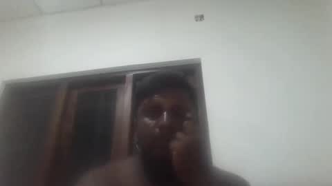 Snapshot of maheel11 chatting on 11.18.25 maheel11 online show from 11.18.25