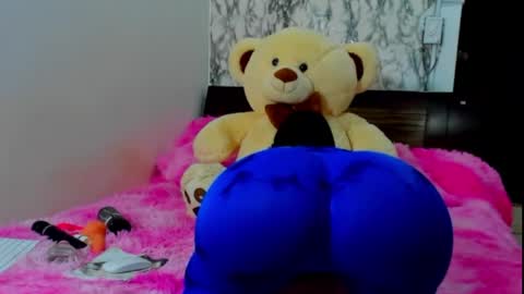 Snapshot of maia_bronce chatting on 04.28.26 Maia Bronce online show from 04.28.26