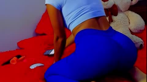 Snapshot of maia_bronce chatting on 05.23.26 Maia Bronce online show from 05.23.26