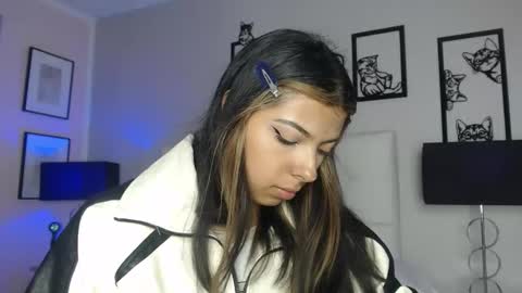 Maia Reficco online show from 03.17.26