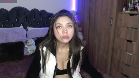 Snapshot of maiaa_evans chatting on 12.23.24    t  online show from 12.23.24