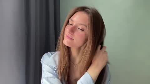 Snapshot of maiabarthe chatting on 05.30.26 M I A online show from 05.30.26