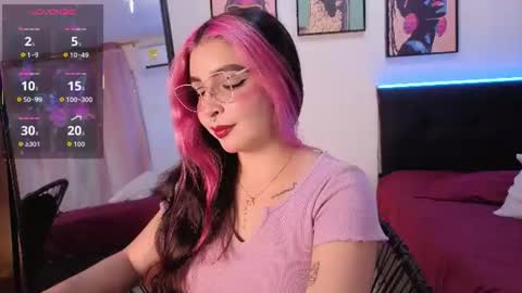 Snapshot of maiamancini chatting on 07.25.26 Maia online show from 07.25.26