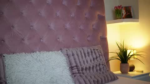  Maia  online show from 11.11.25