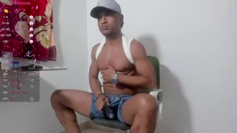 Snapshot of maik_alen chatting on 06.17.26 . Maik Alen . online show from 06.17.26