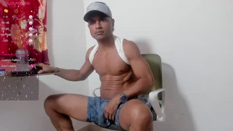 Snapshot of maik_alen chatting on 07.12.26 . Maik Alen . online show from 07.12.26