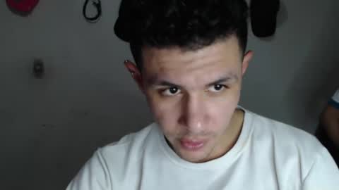 Snapshot of maikjameshot chatting on 11.23.25 maikjameshot online show from 11.23.25