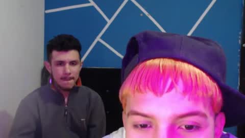 Snapshot of maikjameshot chatting on 12.16.25 maikjameshot online show from 12.16.25