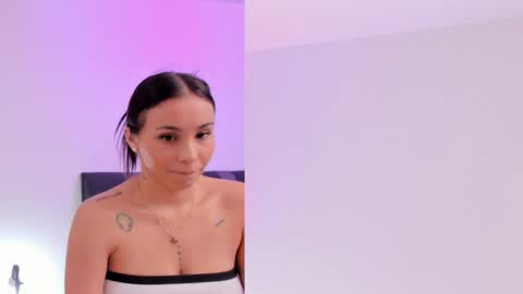 Snapshot of maily_zans chatting on 04.26.26 Maily online show from 04.26.26