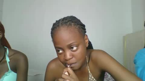 Snapshot of maira_luv1 chatting on 12.13.25 maira luv1 online show from 12.13.25