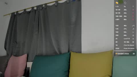 Snapshot of maison_sofiaa chatting on 01.13.25 online show from 01.13.25