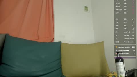 Snapshot of maison_sofiaa chatting on 02.11.25 online show from 02.11.25