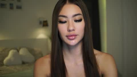 Snapshot of maistream chatting on 03.27.26 Mai online show from 03.27.26