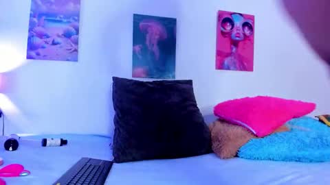 mai  online show from 12.03.25