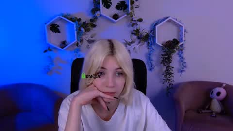 Snapshot of maja_beautiful chatting on 06.24.26 your dream online show from 06.24.26